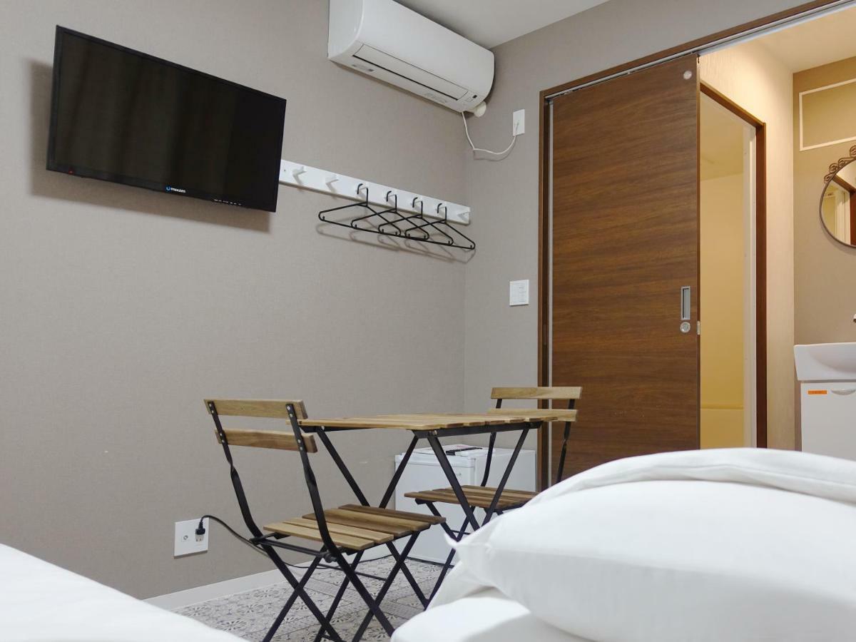 Briller Universal Japon Hostel Osaka Exterior photo